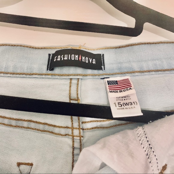 Fashion nova, stretchy ripped jeans. - Picture 2 of 5